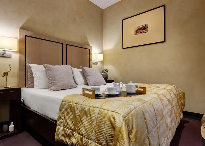 Intown Luxury House Konukevi 3*