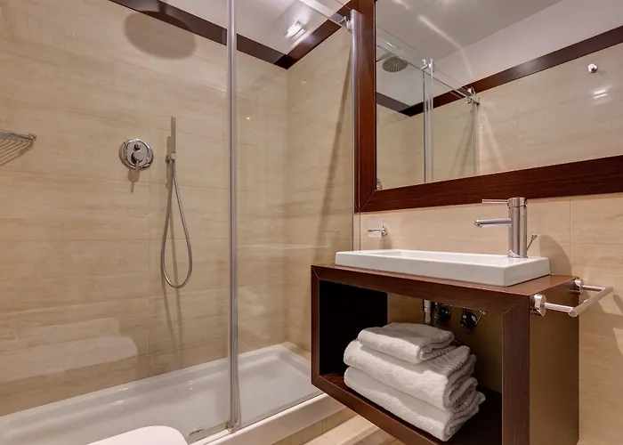 Intown Luxury House 3*