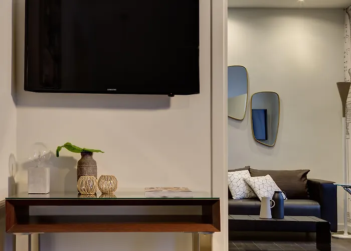 Intown Luxury House 3*